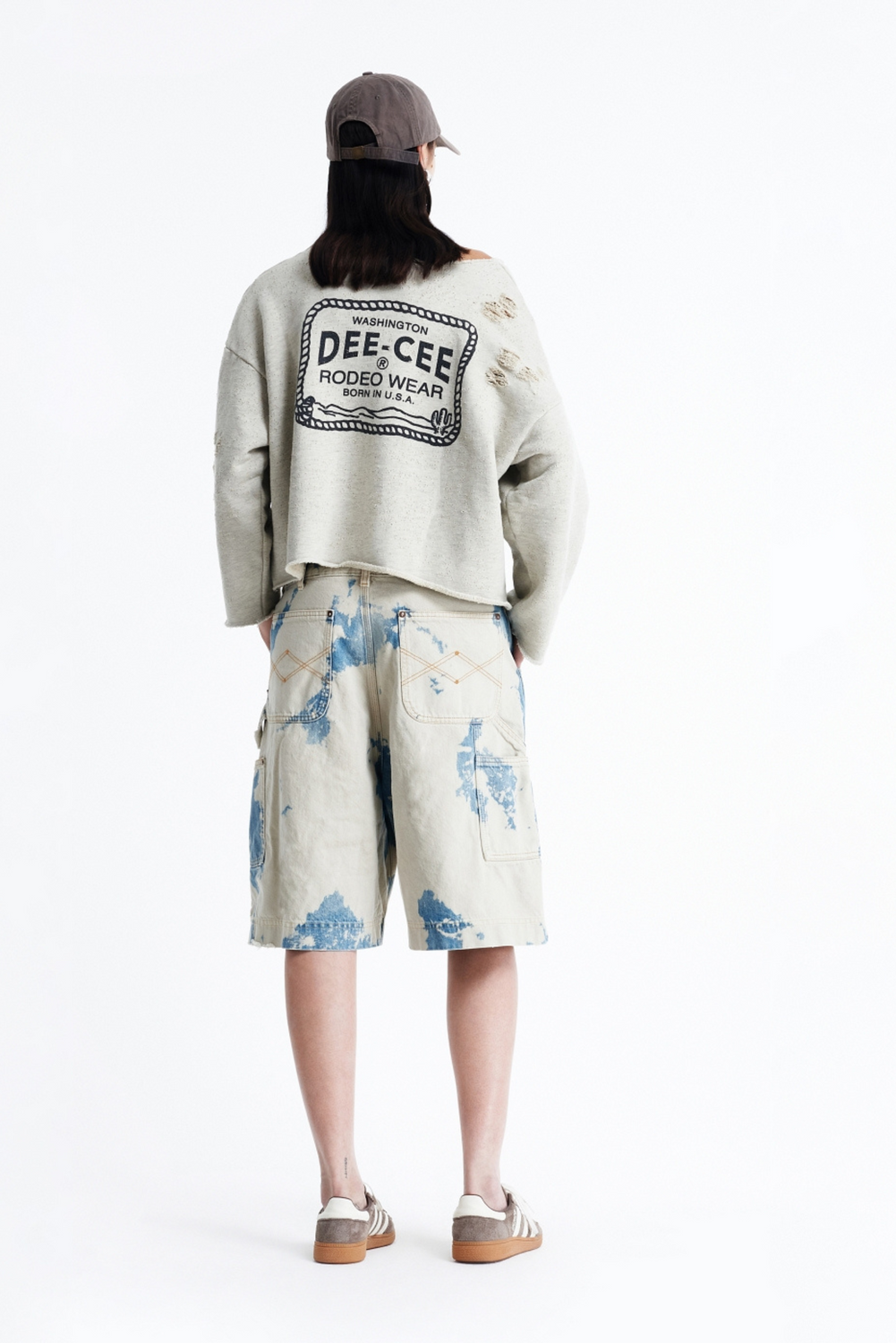 LOOSE 000AIS Sweatshirt by Washington Dee Cee