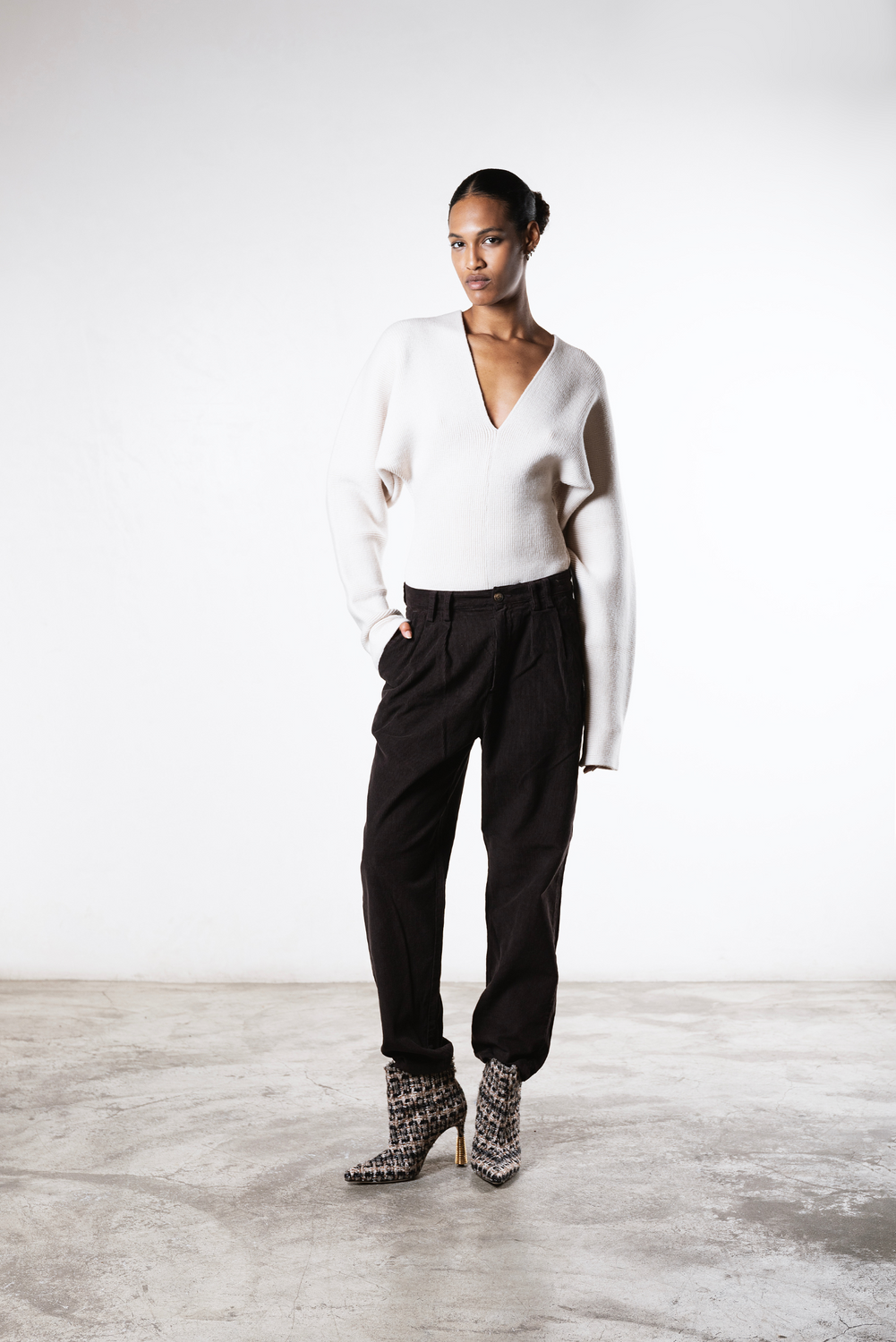 NEBARI VELVET BROWN Trousers by Clan Upstairs Private Label