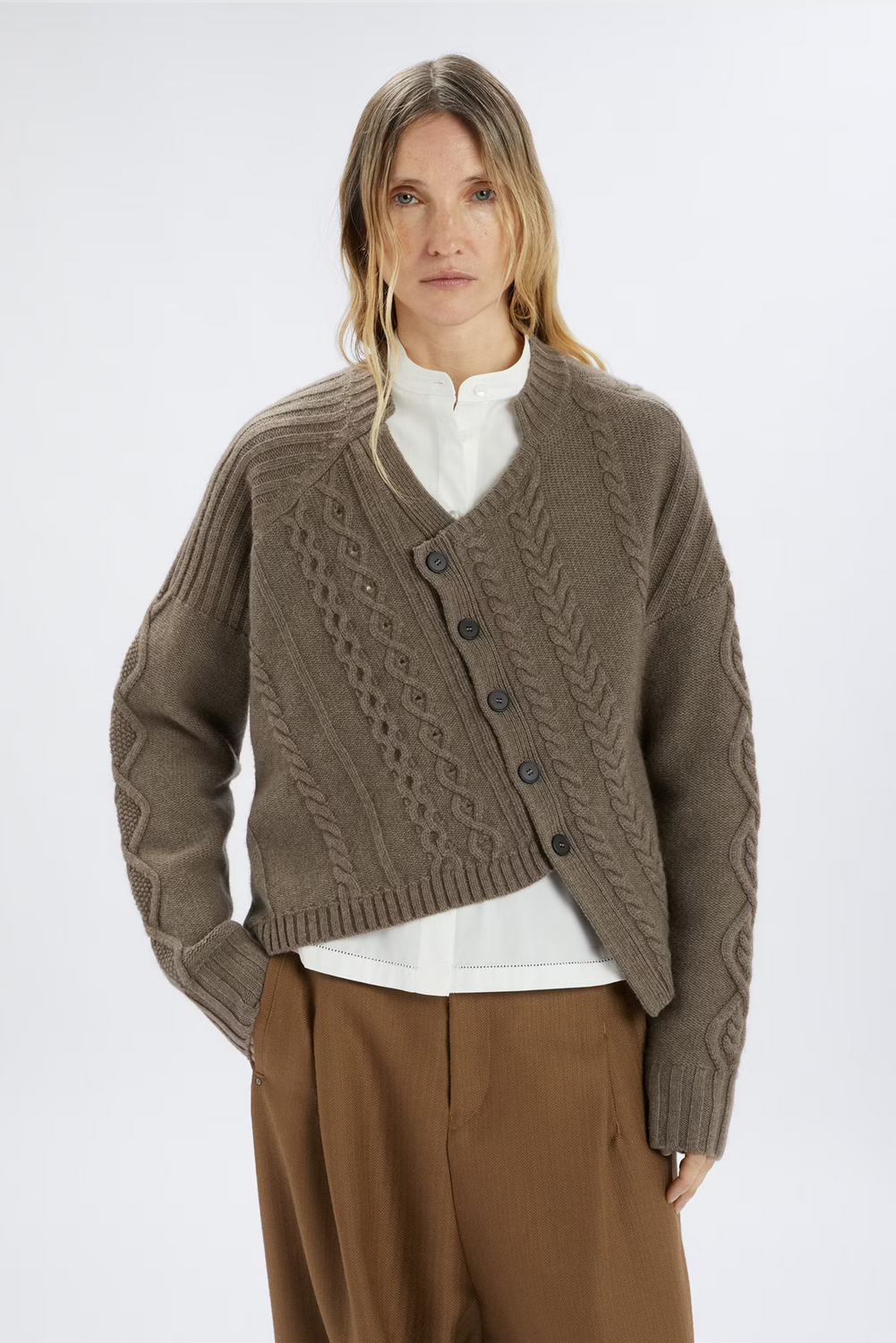 INTERVENE 545 Cardigan by HIGH