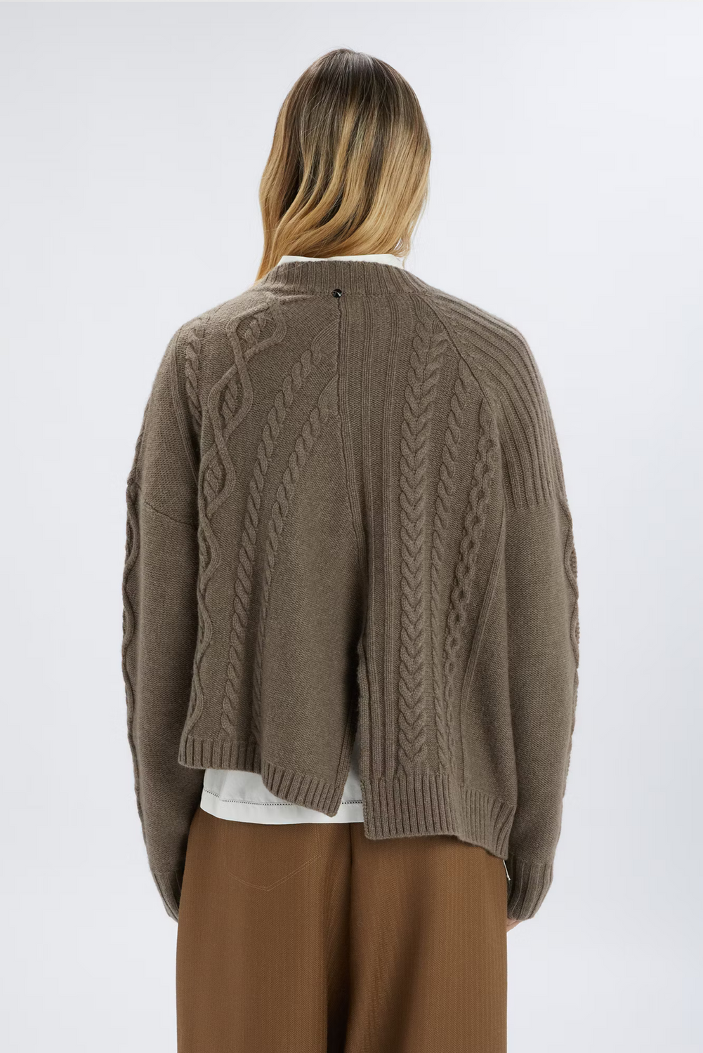 INTERVENE 545 Cardigan by HIGH