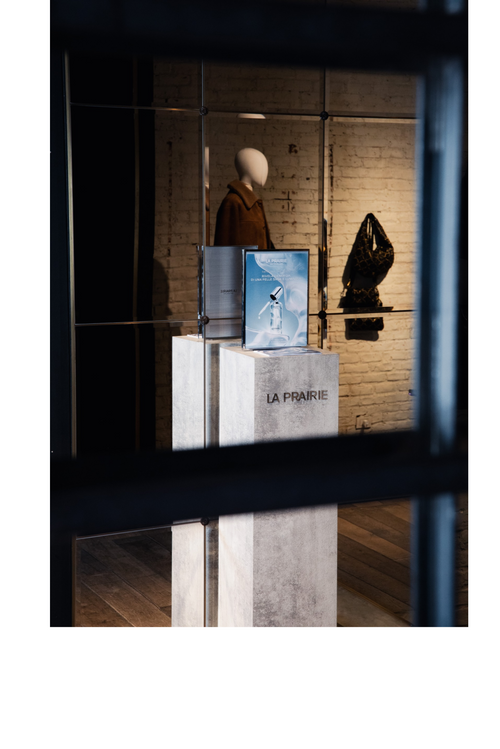 CLAN UPSTAIRS MEETS LA PRAIRIE