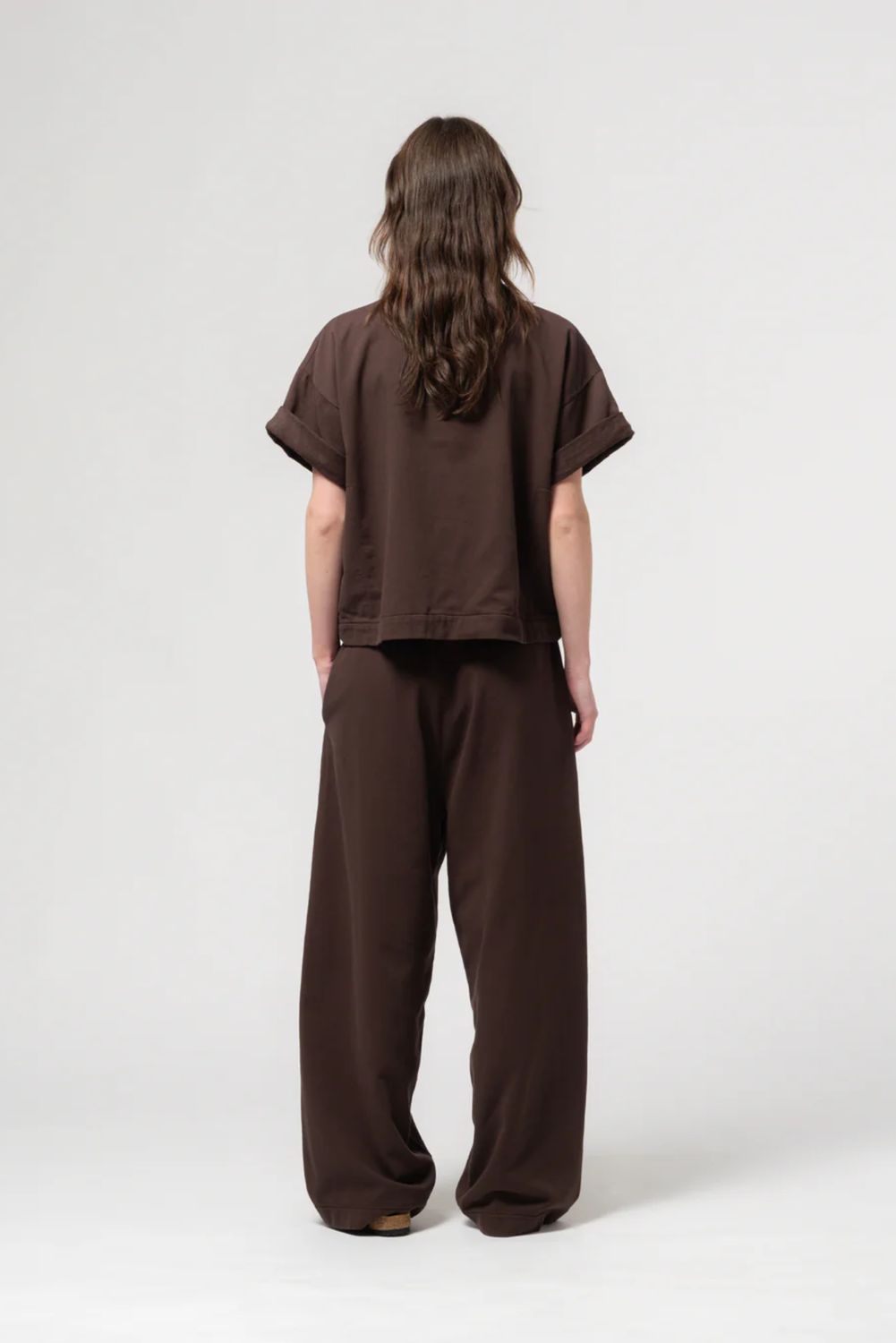 BOXY & CROPPED T-SHIRT COFFE BROWN by EAT DUST