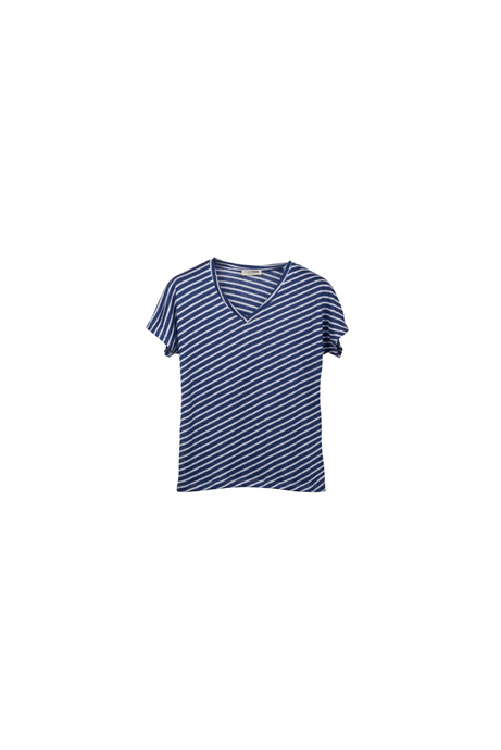 V LILY T-shirt by Clan Upstairs Private Label